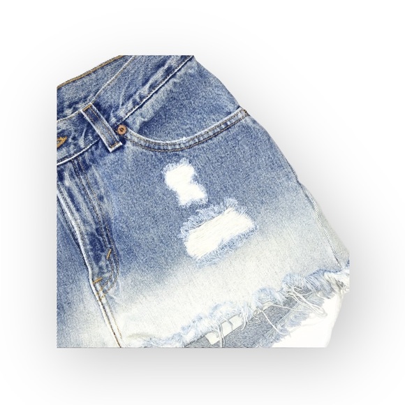 new LF Furst of a Kind ✿ Levi's® 517’s® Floral Trim Cut Off Denim Jeans Short ✿ - Picture 11 of 16